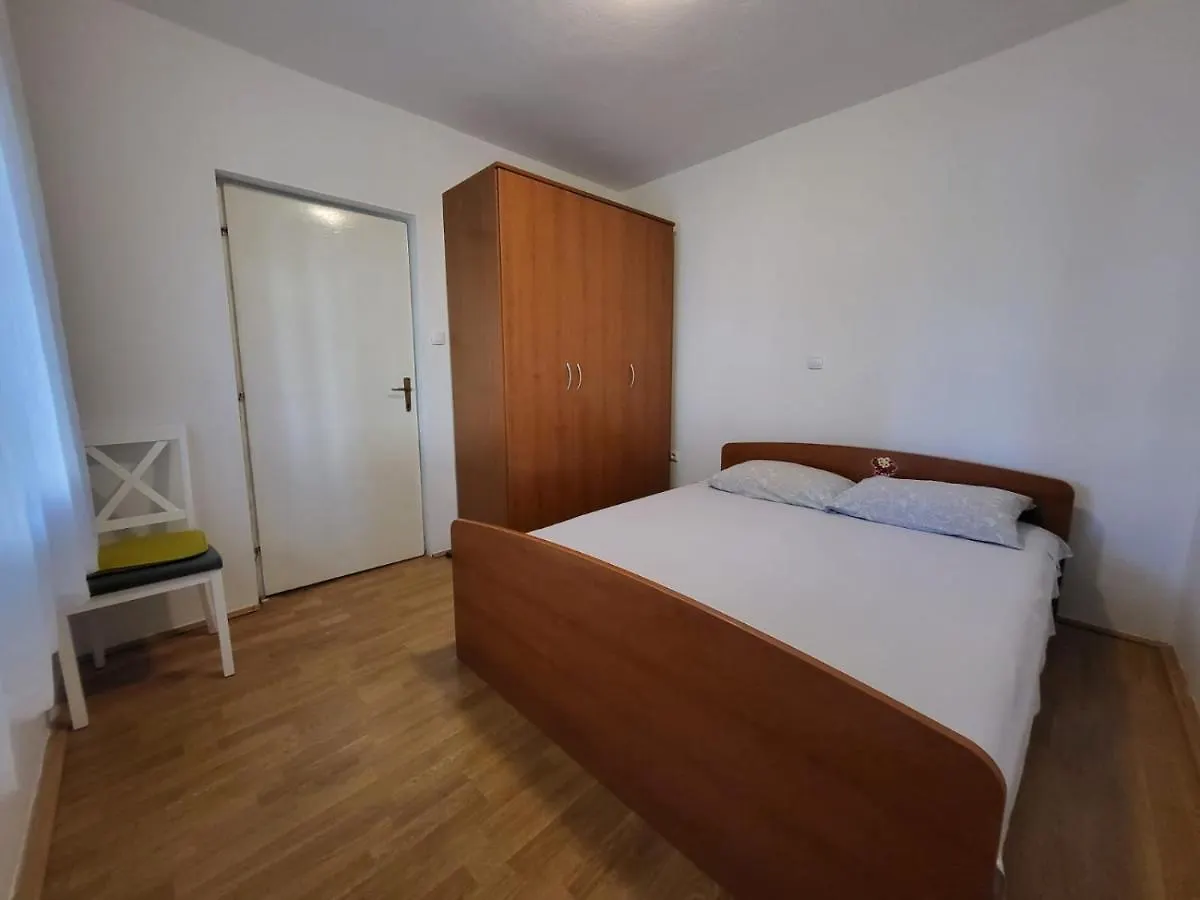 Zele Koic Villa Starigrad Paklenica Kroatië